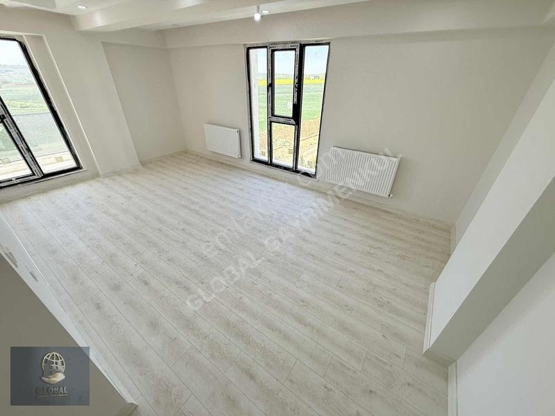 Tedkoleji Mevki Havuzlu Güvenlikli Lüx Site İçi 2+1 Sıfır Arakat — fotoğraf 14