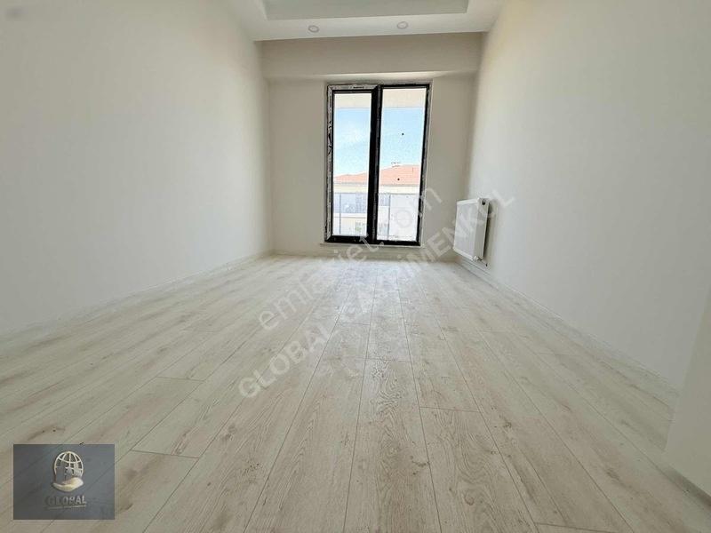 Tedkoleji Mevki Havuzlu Güvenlikli Lüx Site İçi 2+1 Sıfır Arakat — fotoğraf 31