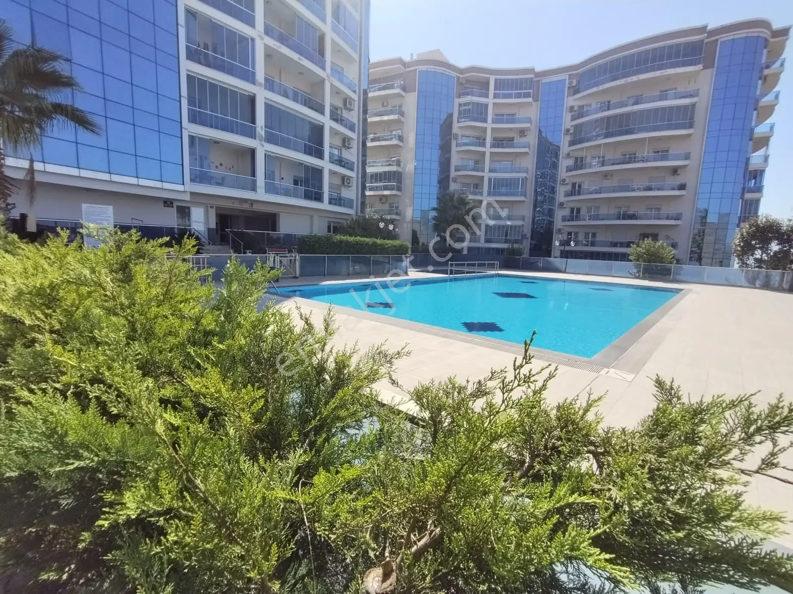 Muga'Dan Karabağ Konaklarında,Havuz Manzaralı Satılık 2+1 Daire