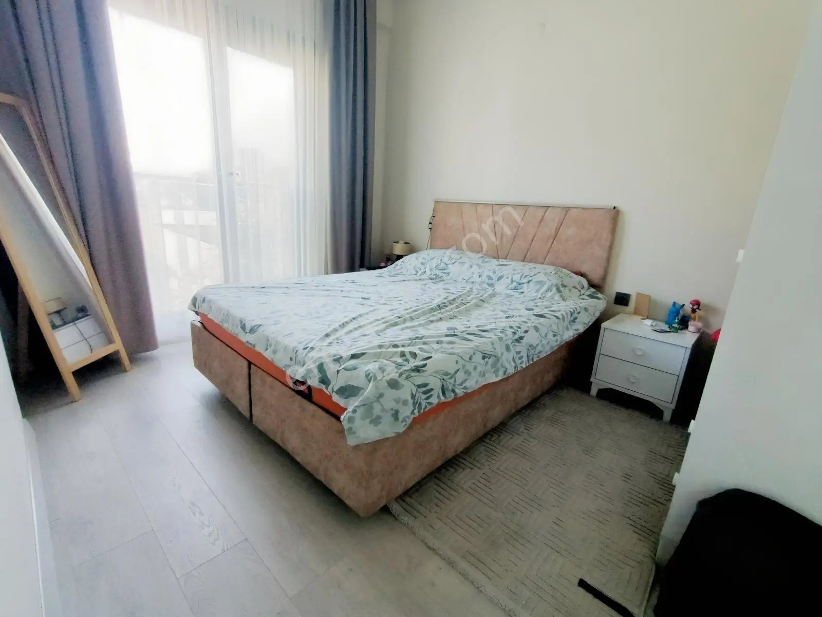 Muga'dan Seyrek Merkezde Full Eşyalı,balkonlu Satılık 1+1 Daire — fotoğraf 9