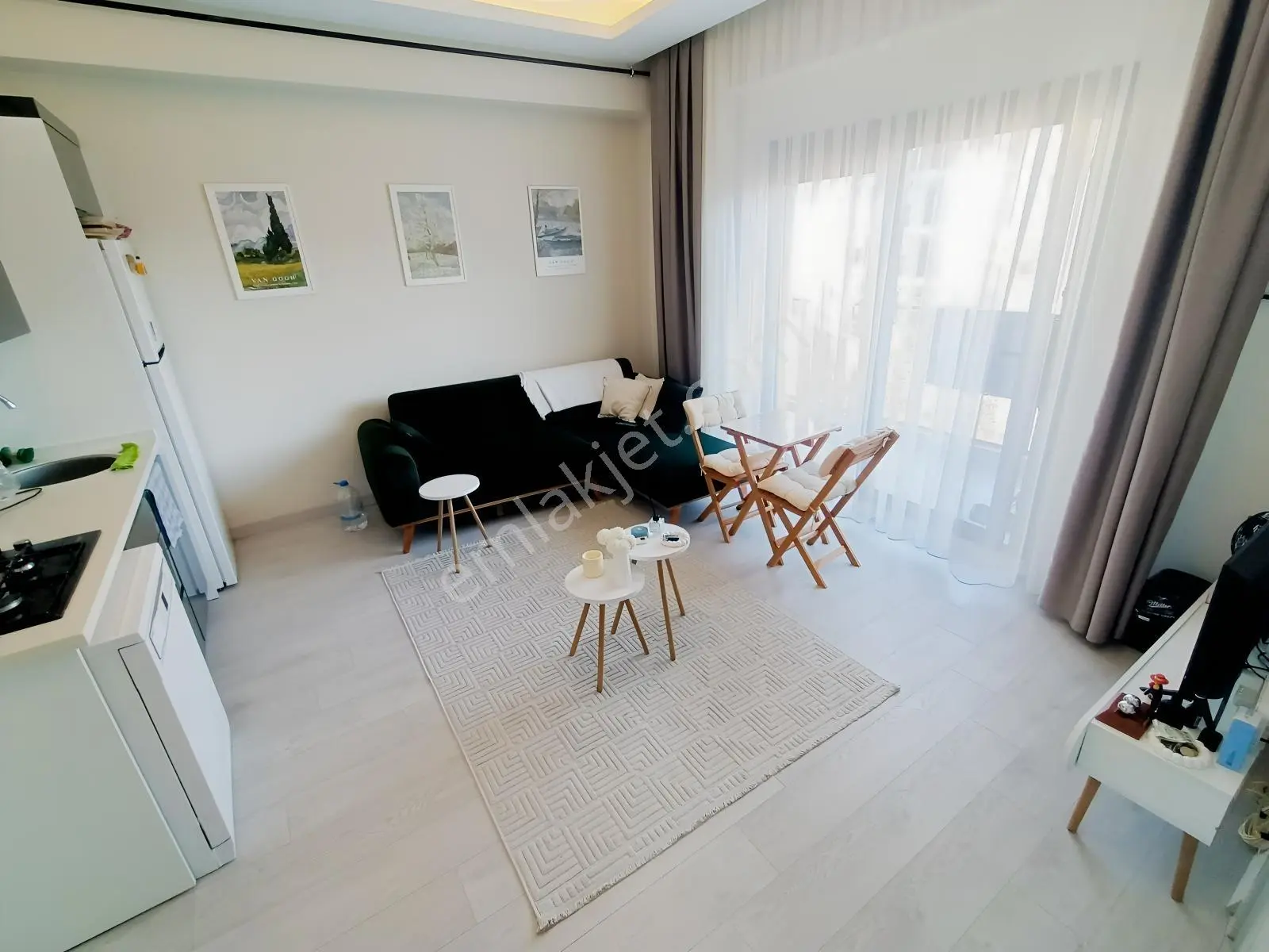Muga'dan Seyrek Merkezde Full Eşyalı,balkonlu Satılık 1+1 Daire — fotoğraf 21