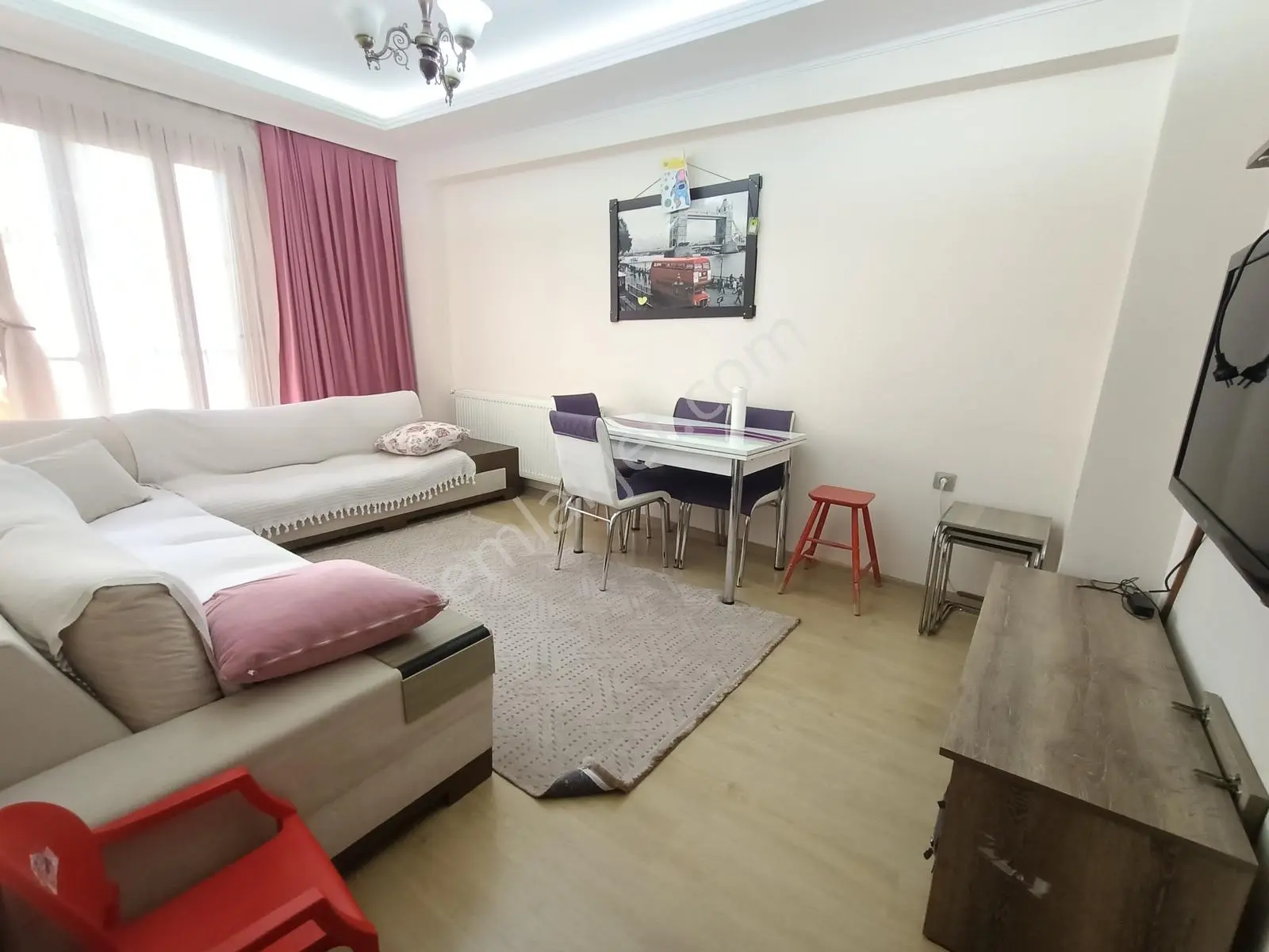 Muga'dan İzban Ve Cihat Kora Lisesi Yakını Satılık 3+1 Daire — fotoğraf 2