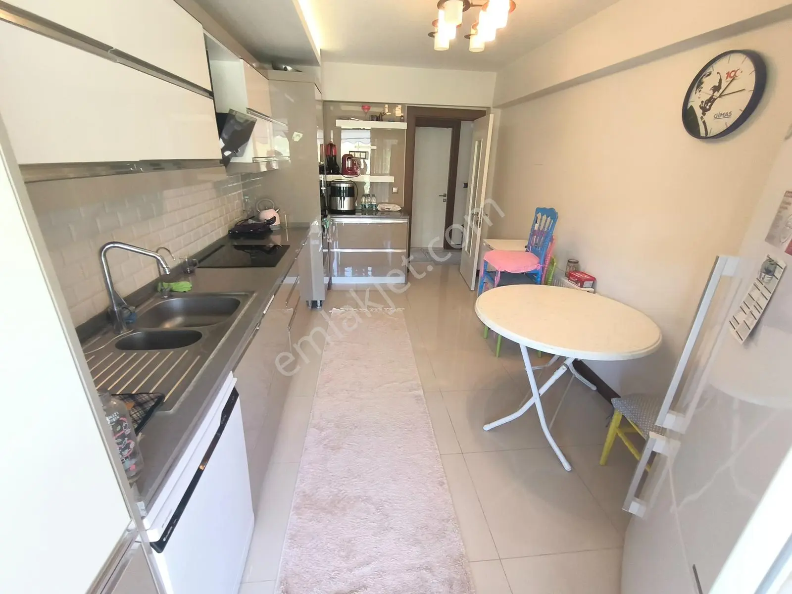Muga'dan Gencerler Havuzlu Sitede,ebeveyn Banyolu Satılık 3+1 — fotoğraf 12