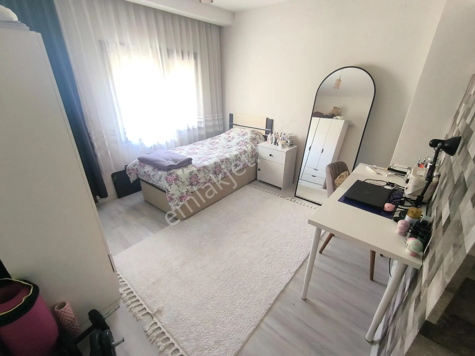 Muga'dan Gencerler Havuzlu Sitede,ebeveyn Banyolu Satılık 3+1 — fotoğraf 30