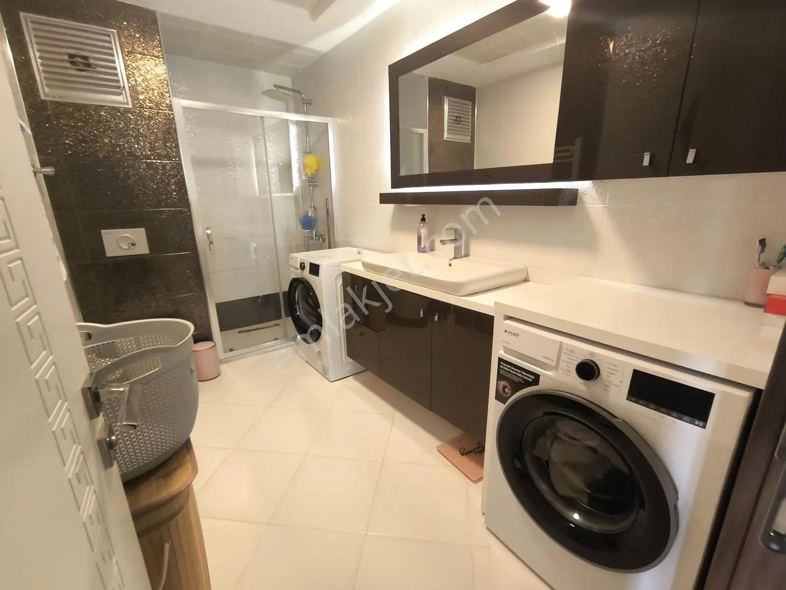 Muga'dan Gencerler Havuzlu Sitede,ebeveyn Banyolu Satılık 3+1 — fotoğraf 36