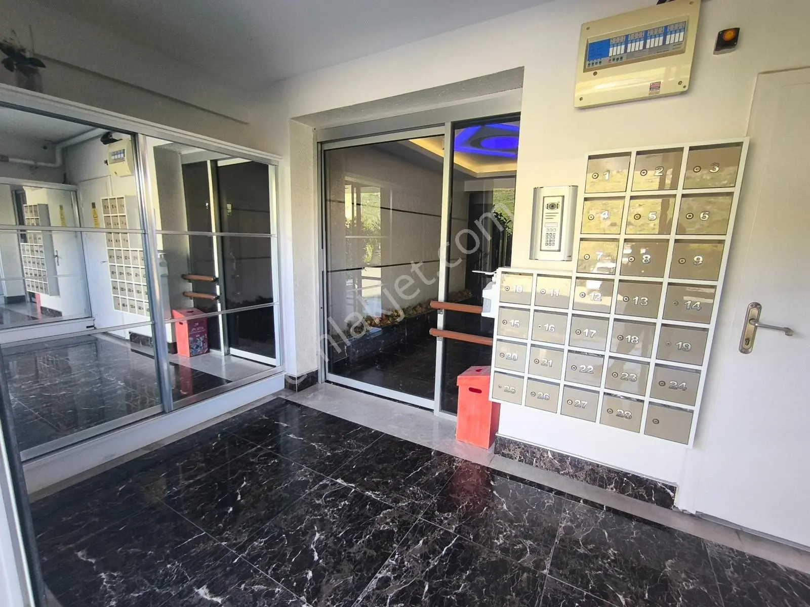 Muga'dan Gencerler Havuzlu Sitede,ebeveyn Banyolu Satılık 3+1 — fotoğraf 45