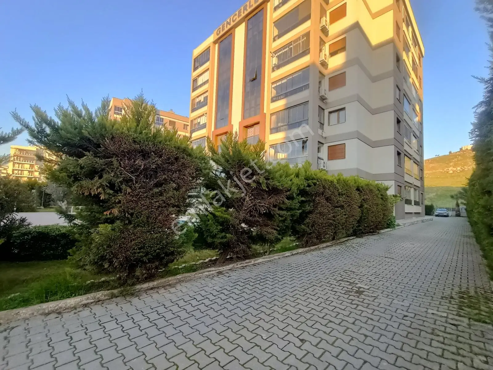 Muga'dan Gencerler Havuzlu Sitede,ebeveyn Banyolu Satılık 3+1 — fotoğraf 53