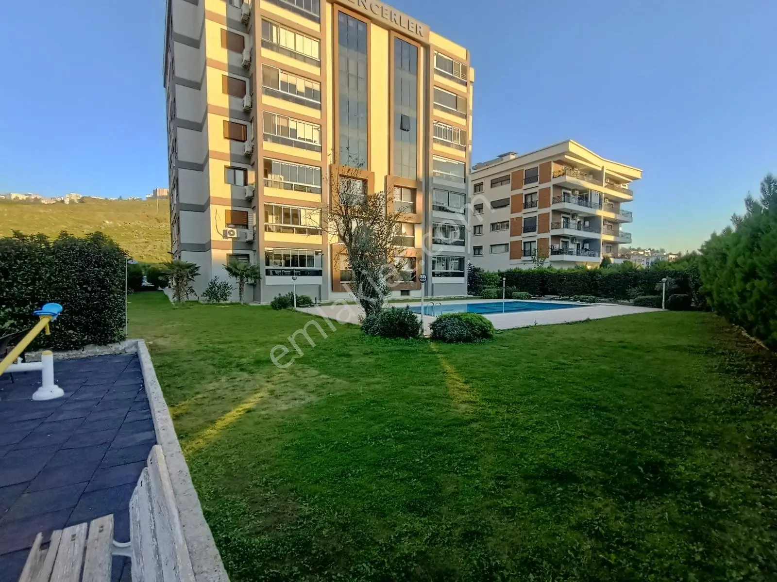 Muga'dan Gencerler Havuzlu Sitede,ebeveyn Banyolu Satılık 3+1 — fotoğraf 54