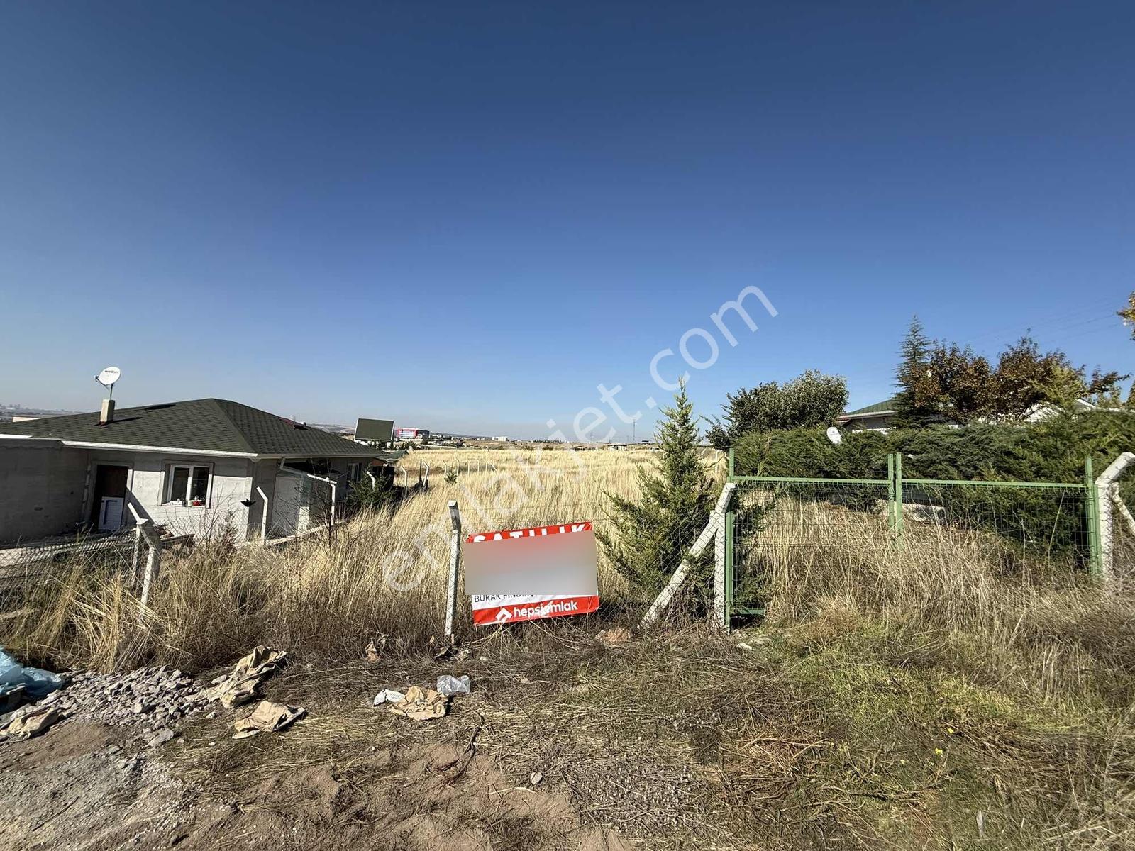 Örencik Mahallesinde Göl Manzaralı, 690 M² Villa İmarlı Arsa |