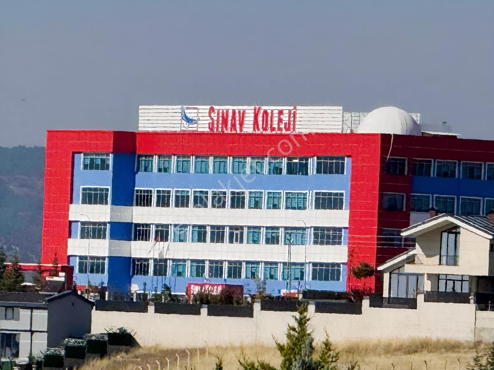 Örencik Mahallesinde Göl Manzaralı, 690 M² Villa İmarlı Arsa | — fotoğraf 2