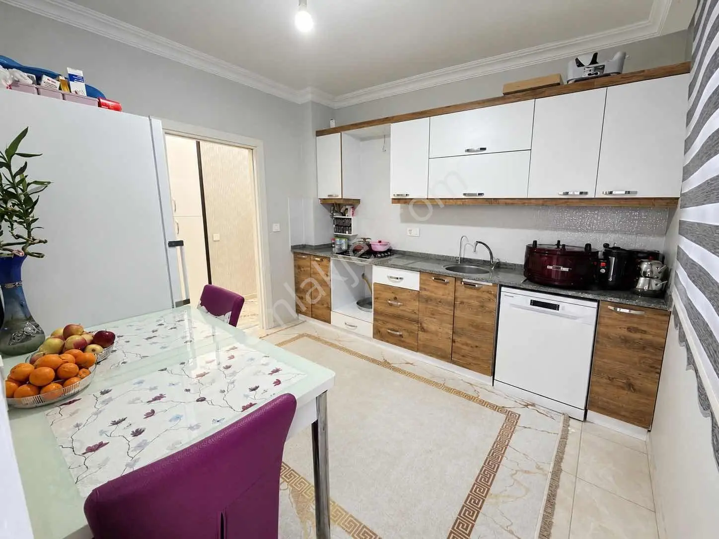 Trendyol Arkası 110 M² Ara Kat Asansör Eminevim Ve Fuzula Uygun