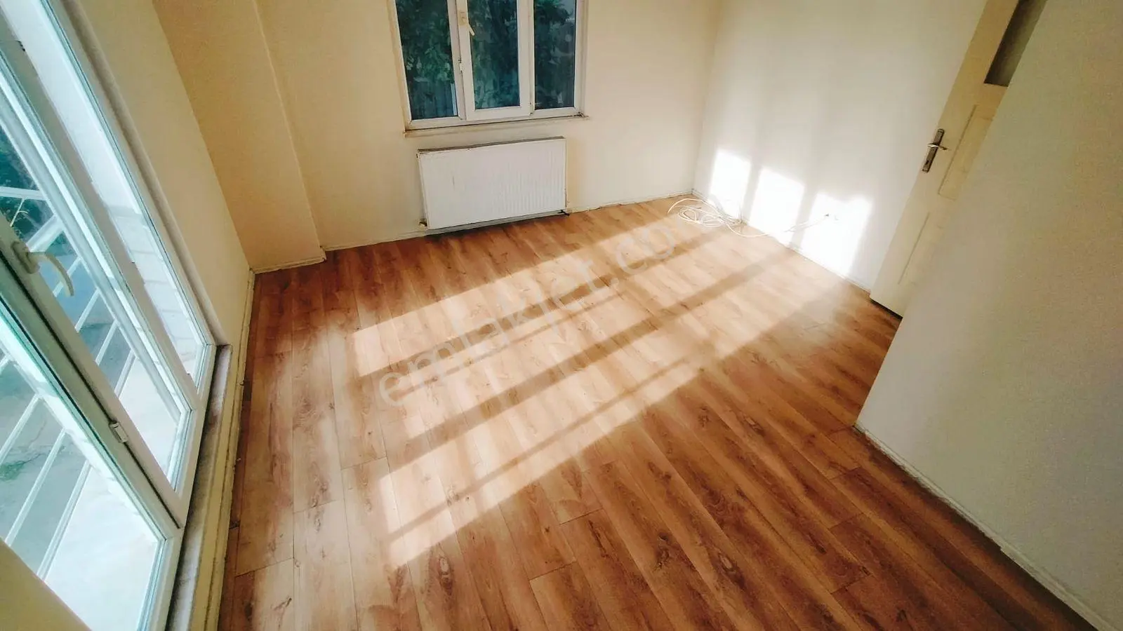 Merkez Emlak Armağan'dan 2+1 100 M2 Daire Vadi Cepheli — fotoğraf 6