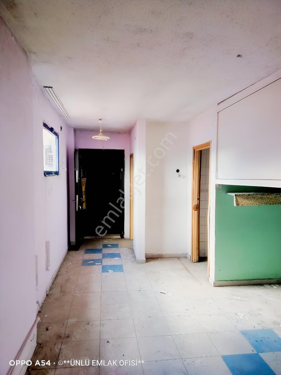 Ünlü Emlaktan Şehir Merkezinde Acil Satılık 2+1 Hemdaire Hemofis — fotoğraf 4