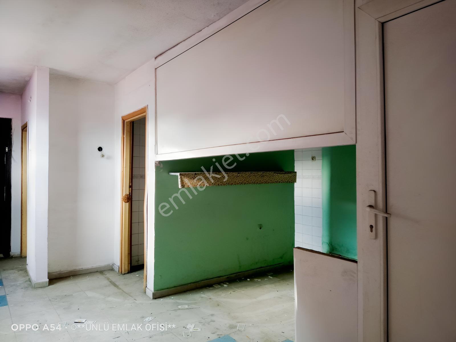 Ünlü Emlaktan Şehir Merkezinde Acil Satılık 2+1 Hemdaire Hemofis — fotoğraf 6