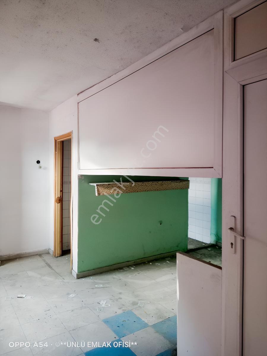 Ünlü Emlaktan Şehir Merkezinde Acil Satılık 2+1 Hemdaire Hemofis — fotoğraf 7