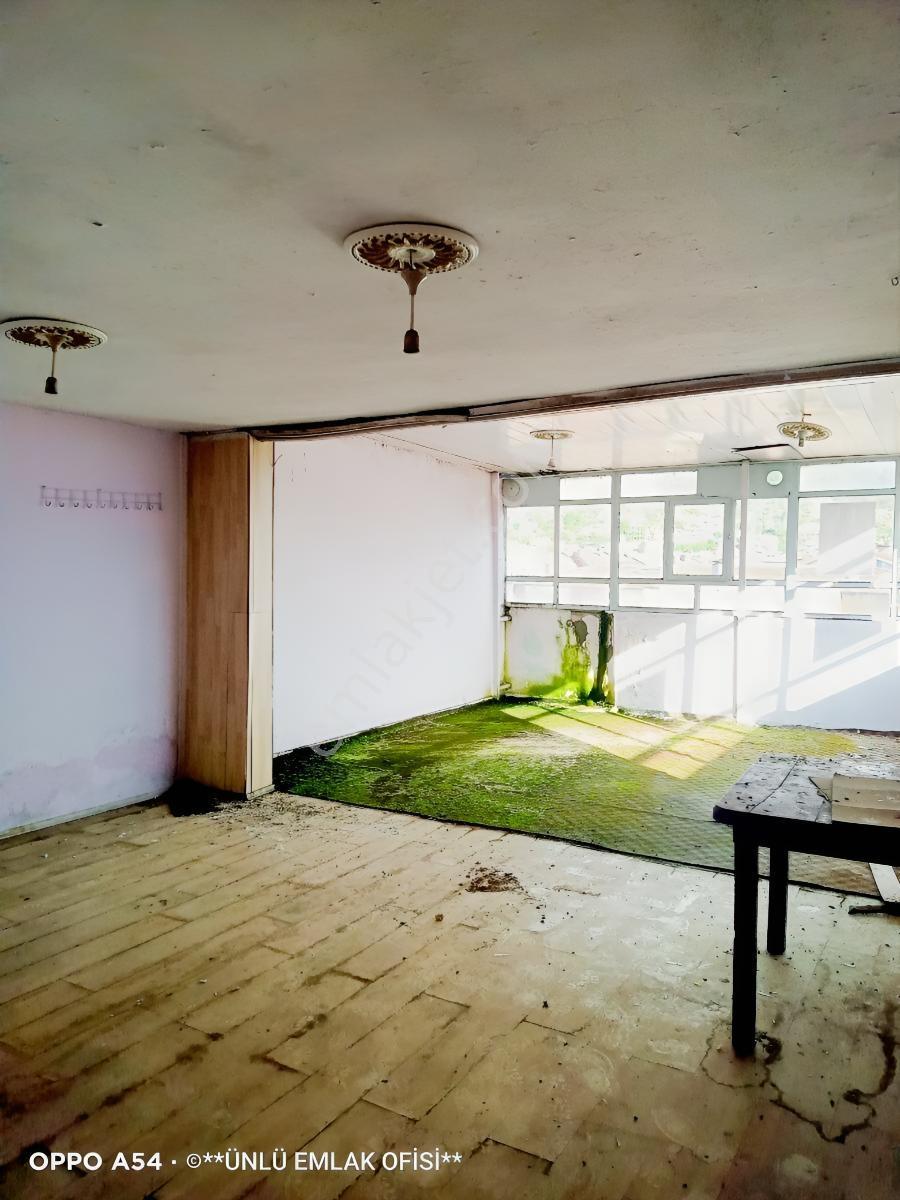 Ünlü Emlaktan Şehir Merkezinde Acil Satılık 2+1 Hemdaire Hemofis — fotoğraf 8