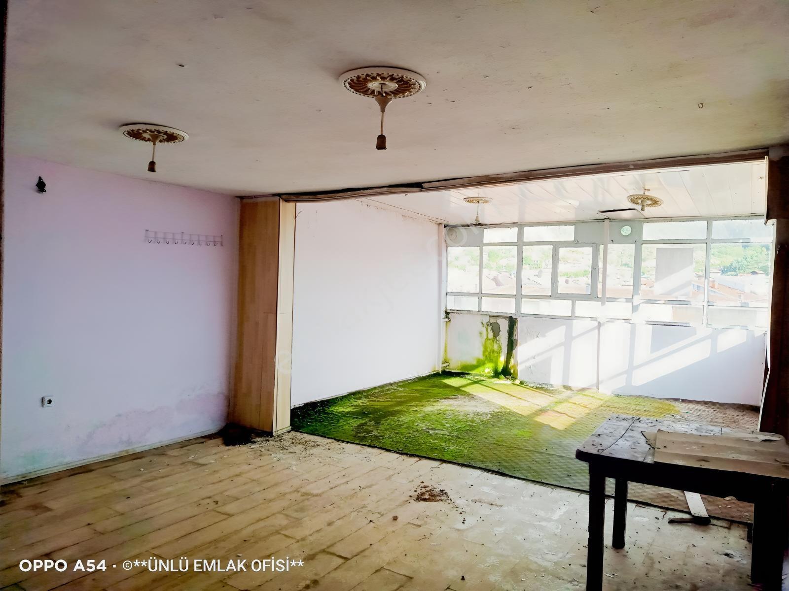 Ünlü Emlaktan Şehir Merkezinde Acil Satılık 2+1 Hemdaire Hemofis — fotoğraf 9