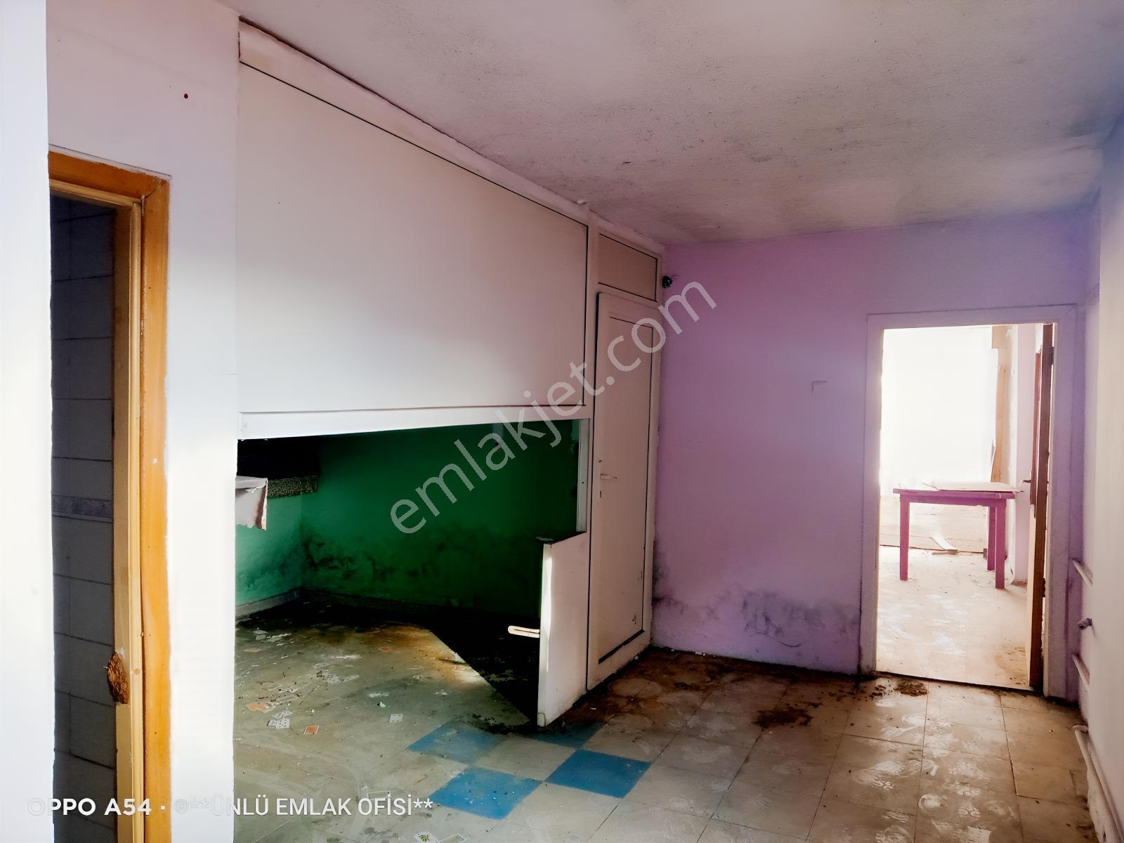 Ünlü Emlaktan Şehir Merkezinde Acil Satılık 2+1 Hemdaire Hemofis — fotoğraf 14