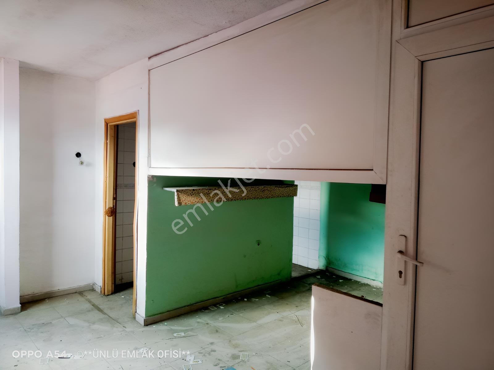 Ünlü Emlaktan Şehir Merkezinde Acil Satılık 2+1 Hemdaire Hemofis — fotoğraf 15