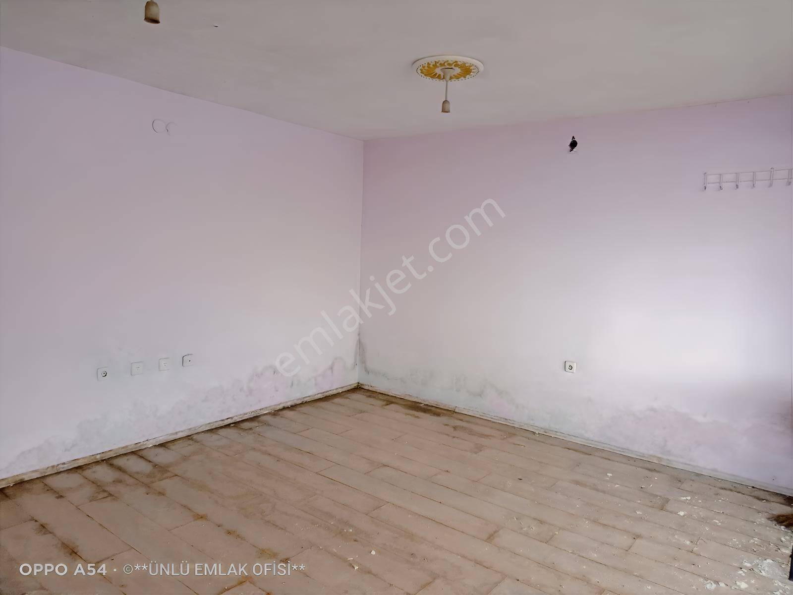 Ünlü Emlaktan Şehir Merkezinde Acil Satılık 2+1 Hemdaire Hemofis — fotoğraf 20