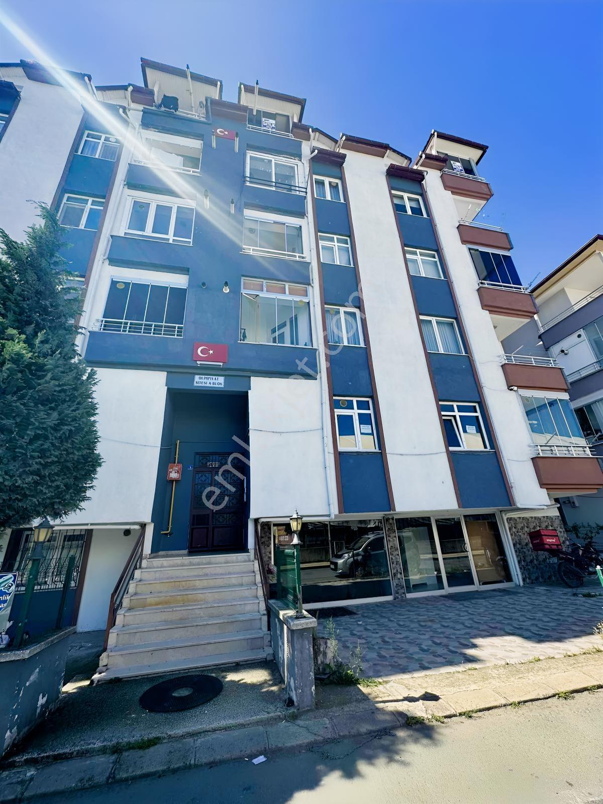 Hekimoğlu'Ndan Şirinevler Mh Geniş Kullanımlı Satılık 2+1 Daire