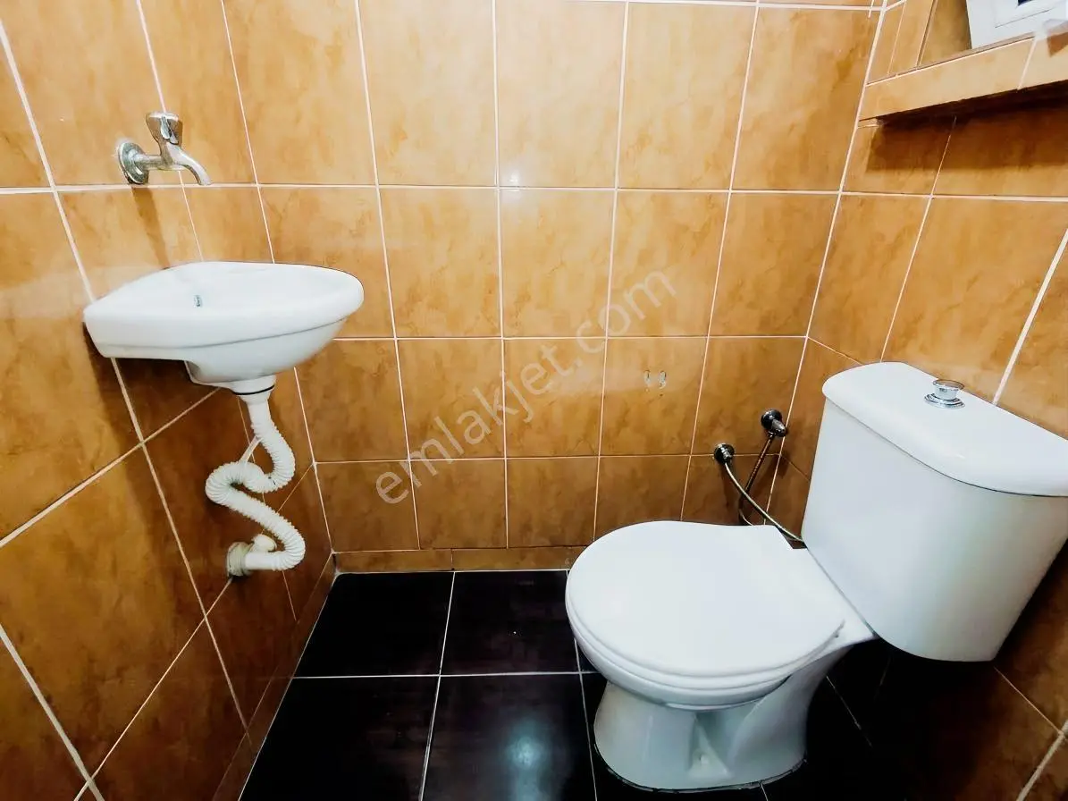 Merkezi Konumda İstiklal'de Yatırımlık / Oturumluk 1+1 Daire — fotoğraf 7