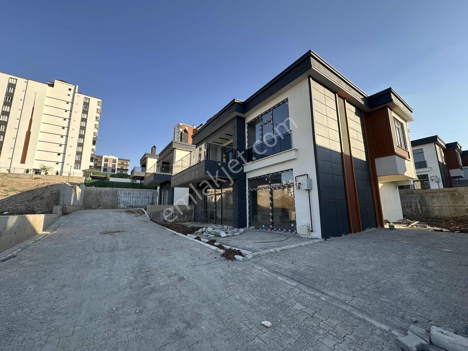 Dies'ten Yenişehirde 5+1 Müstakil Villa — fotoğraf 3