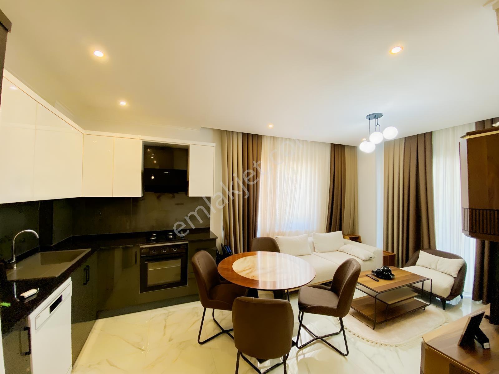 Alanya Oba'da 3 Yaşında Kapalı Havuzlu Sitede Full Eşyalı 1+1 — fotoğraf 3