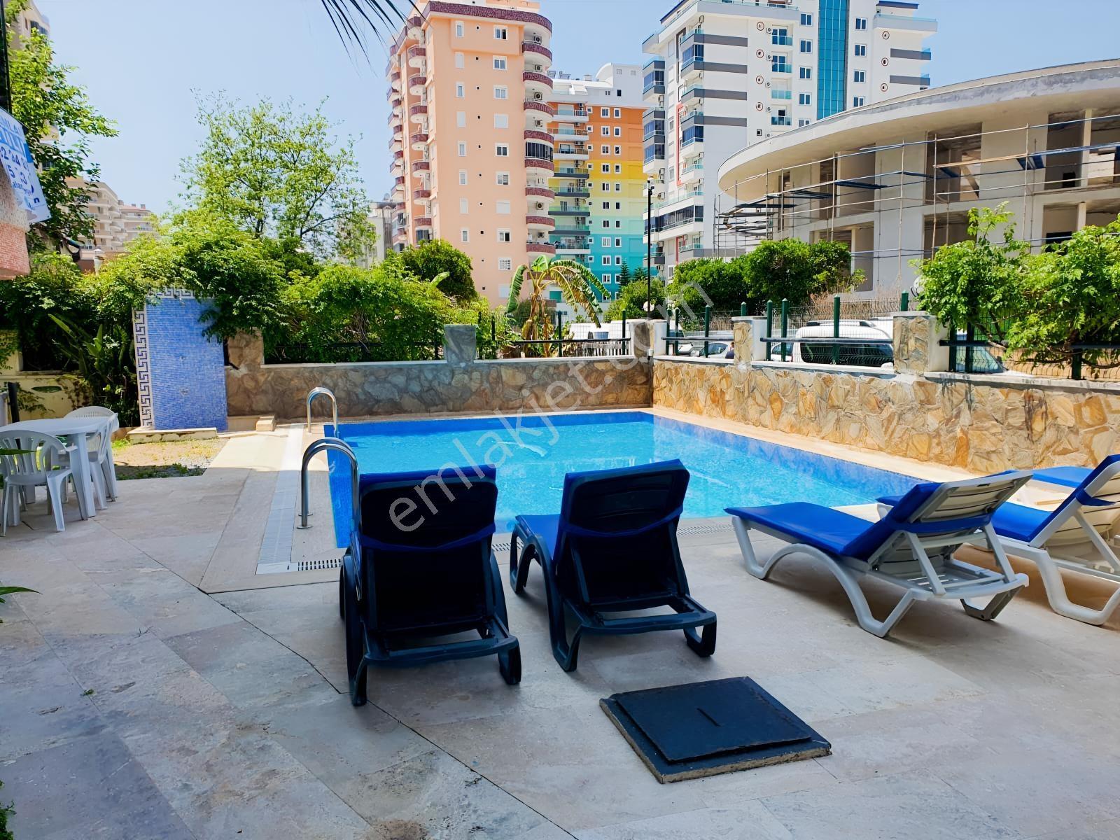 Alanya Mahmutlar'Da Denize 350 M Eşyalı Geniş 1+1 Daire
