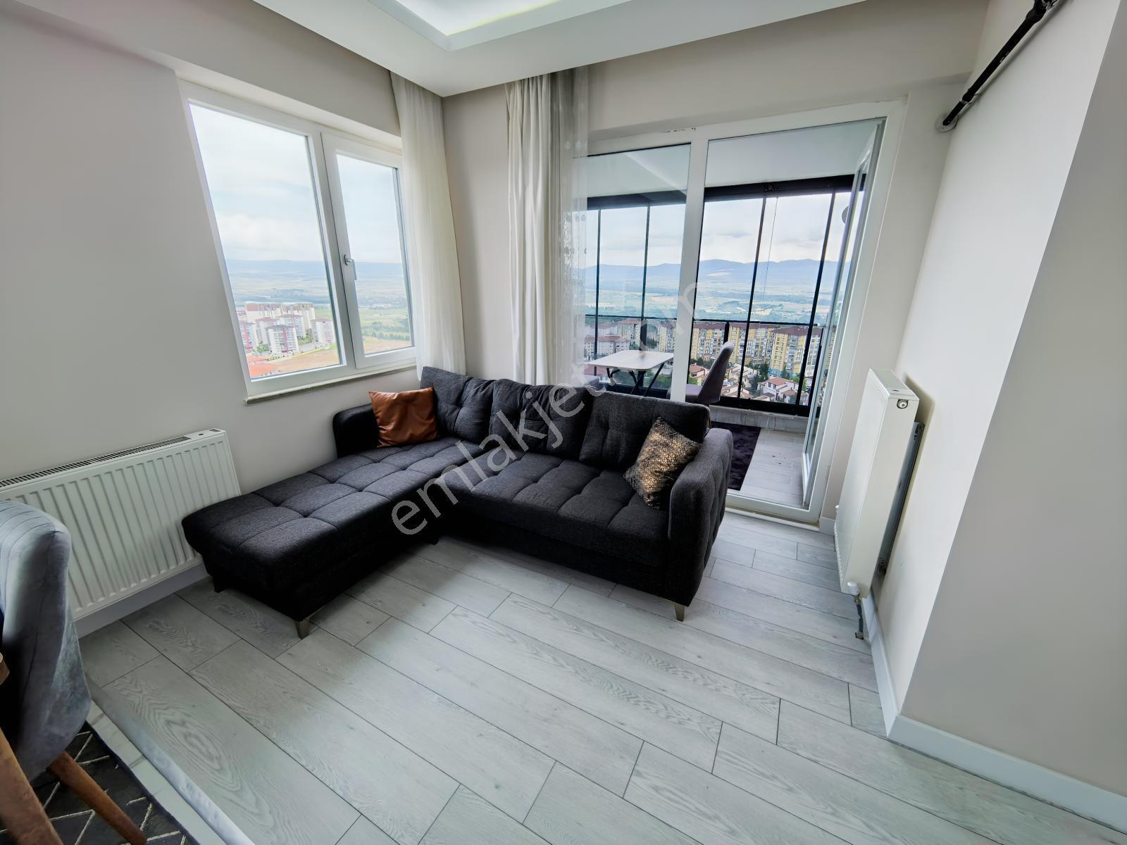 Kuzeykent Irmak Sitesinde Kapalı Garajlı Eşyalı Satılık 2+1daire — fotoğraf 4