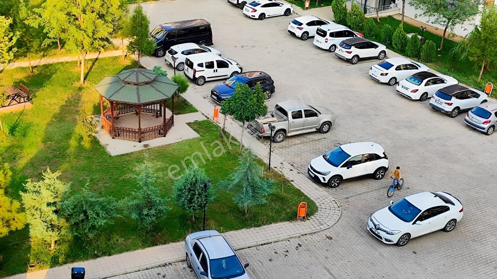 Heskif Caddesinde Acil Satılık Yüzme Havuzlu 3+1 Daire — fotoğraf 17