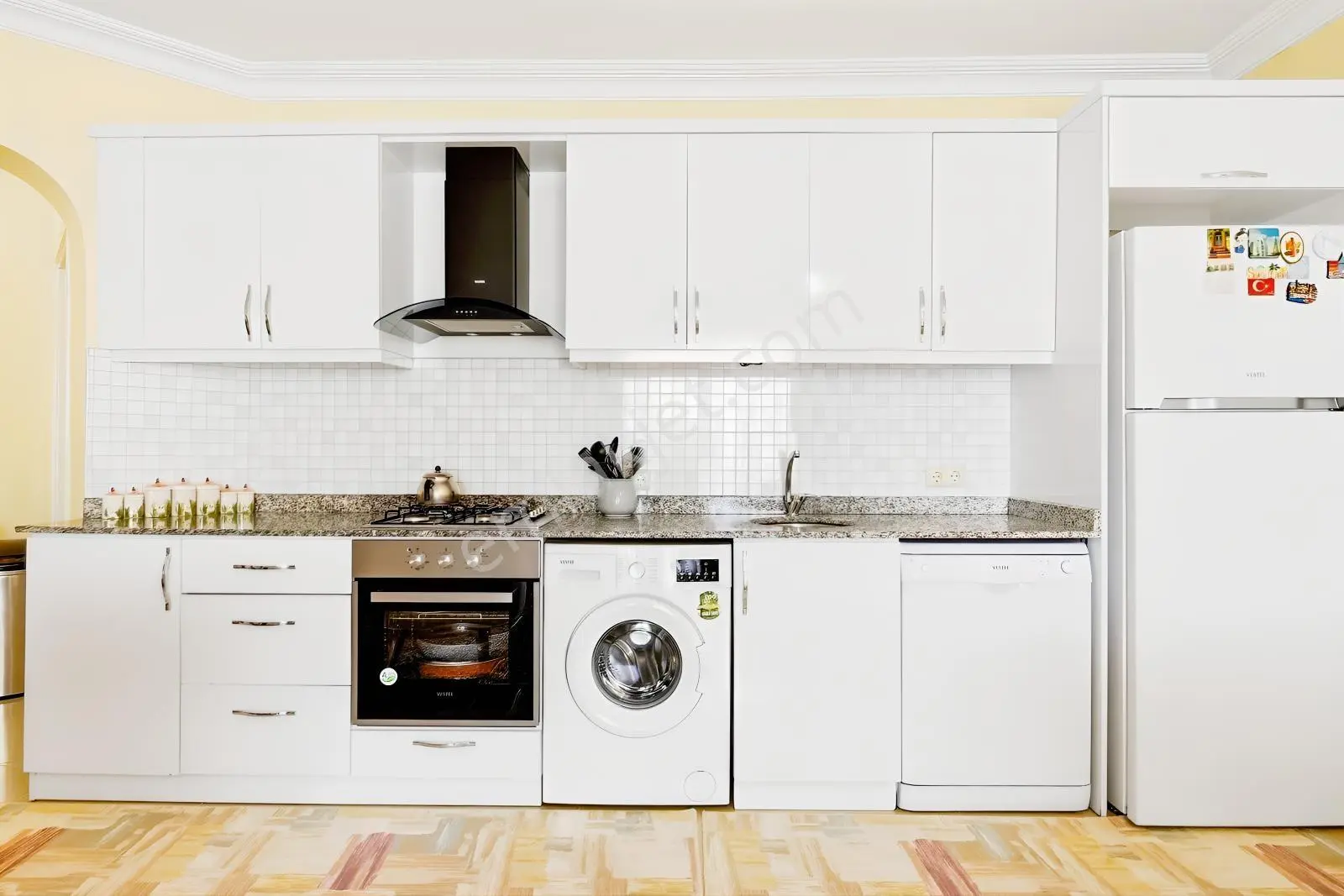 Alanya Merkez Cumhuriyet'te Denize 250 M 190 M² Eşyalı 3+1 — fotoğraf 8