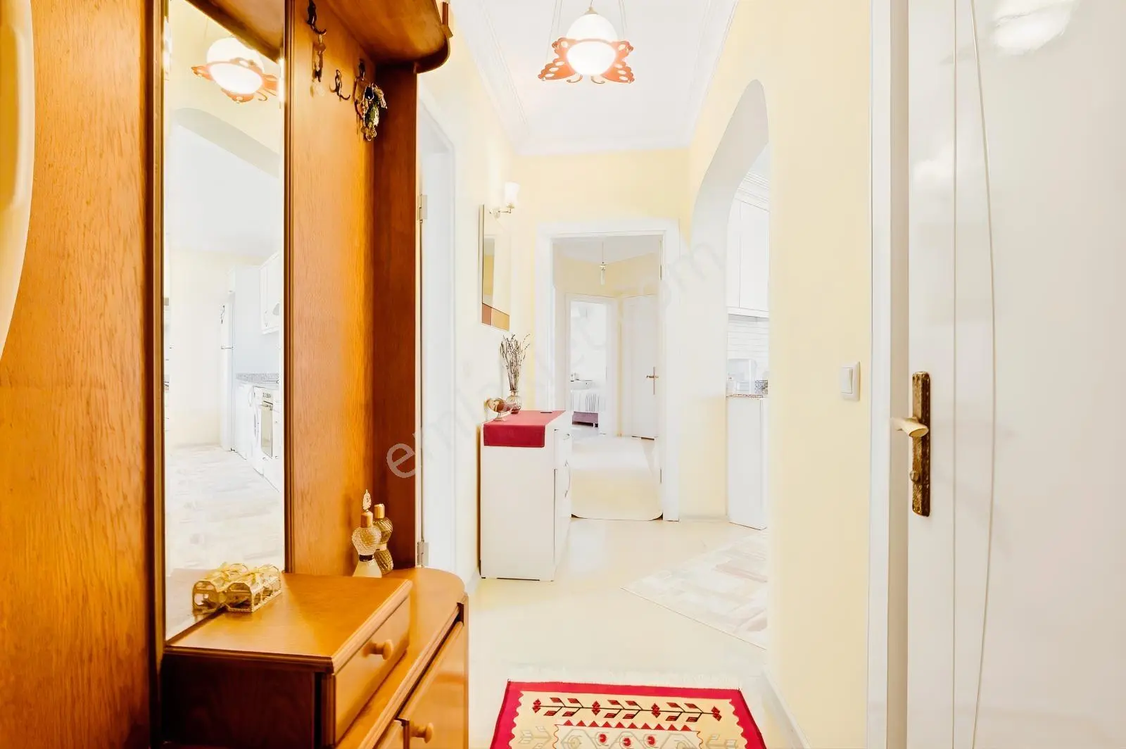 Alanya Merkez Cumhuriyet'te Denize 250 M 190 M² Eşyalı 3+1 — fotoğraf 15
