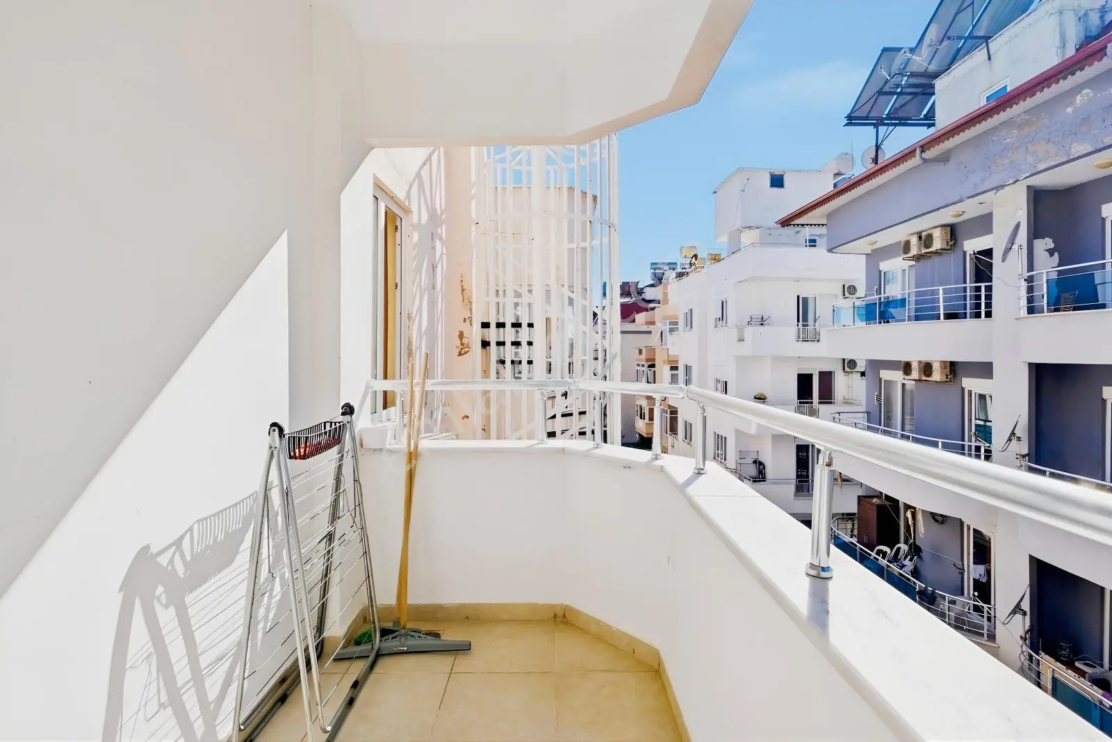 Alanya Merkez Cumhuriyet'te Denize 250 M 190 M² Eşyalı 3+1 — fotoğraf 22