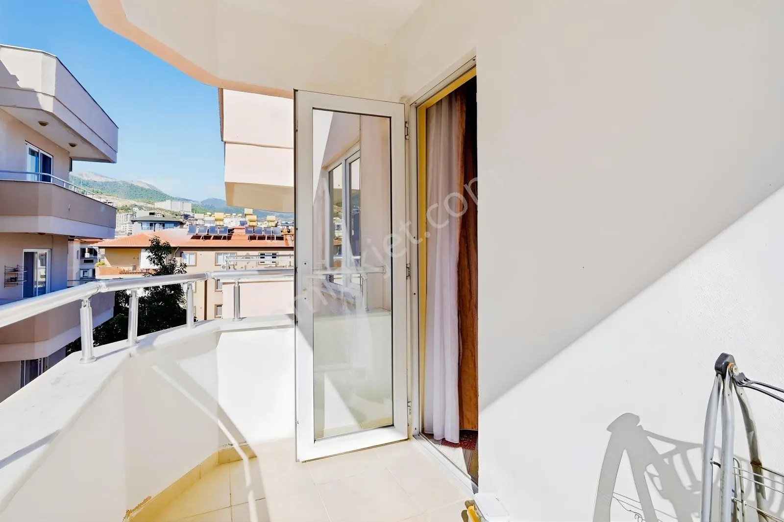 Alanya Merkez Cumhuriyet'te Denize 250 M 190 M² Eşyalı 3+1 — fotoğraf 24