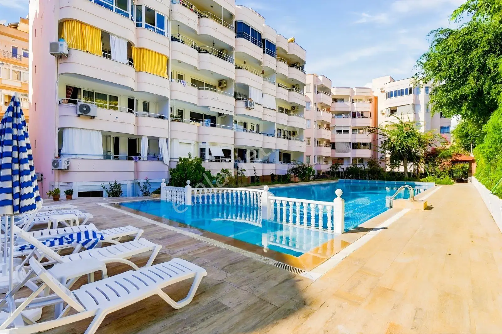 Alanya Merkez Cumhuriyet'te Denize 250 M 190 M² Eşyalı 3+1 — fotoğraf 26