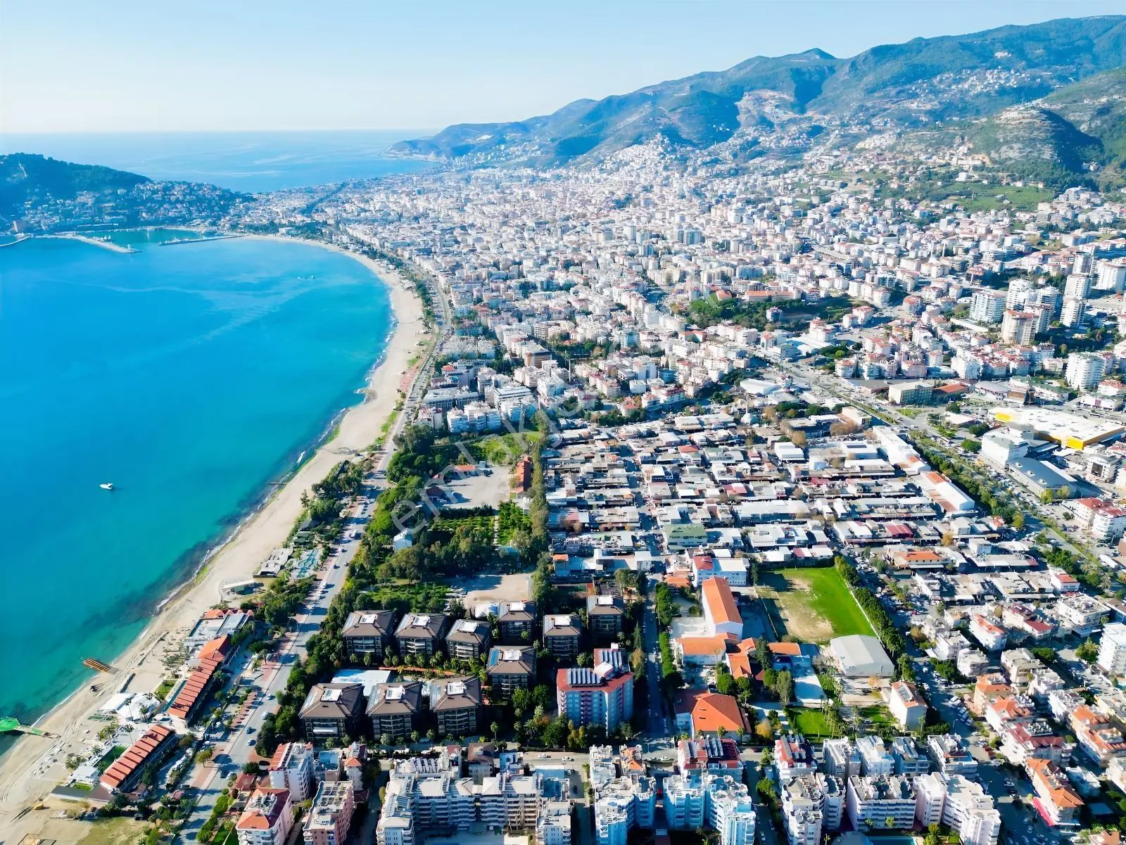 Alanya Merkez Cumhuriyet'te Denize 250 M 190 M² Eşyalı 3+1 — fotoğraf 31