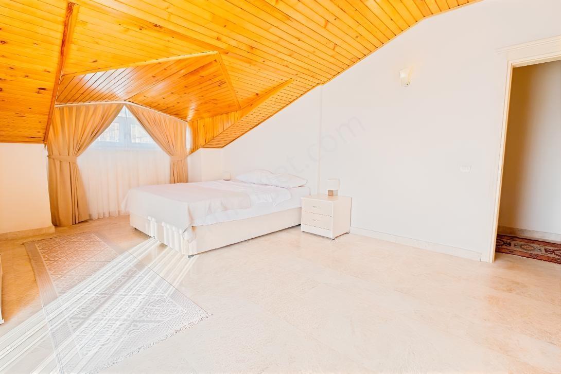 Alanya Cikcilli'de Deniz Manzaralı 220 M² Eşyalı 4+1 Dubleks — fotoğraf 11