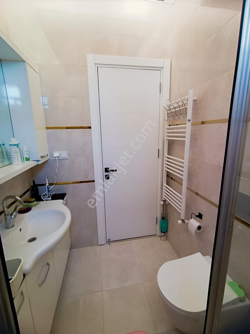 Alanya Mahmutlar'da Kapalı Havuzlu Sitede 2 Balkonlu Eşyalı 1+1 — fotoğraf 10