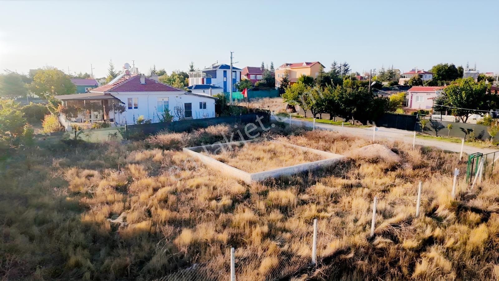 Müstakil Ev Yapımına Hazır: Yolu Açık, Çevrili 500 M² Arsa — fotoğraf 5