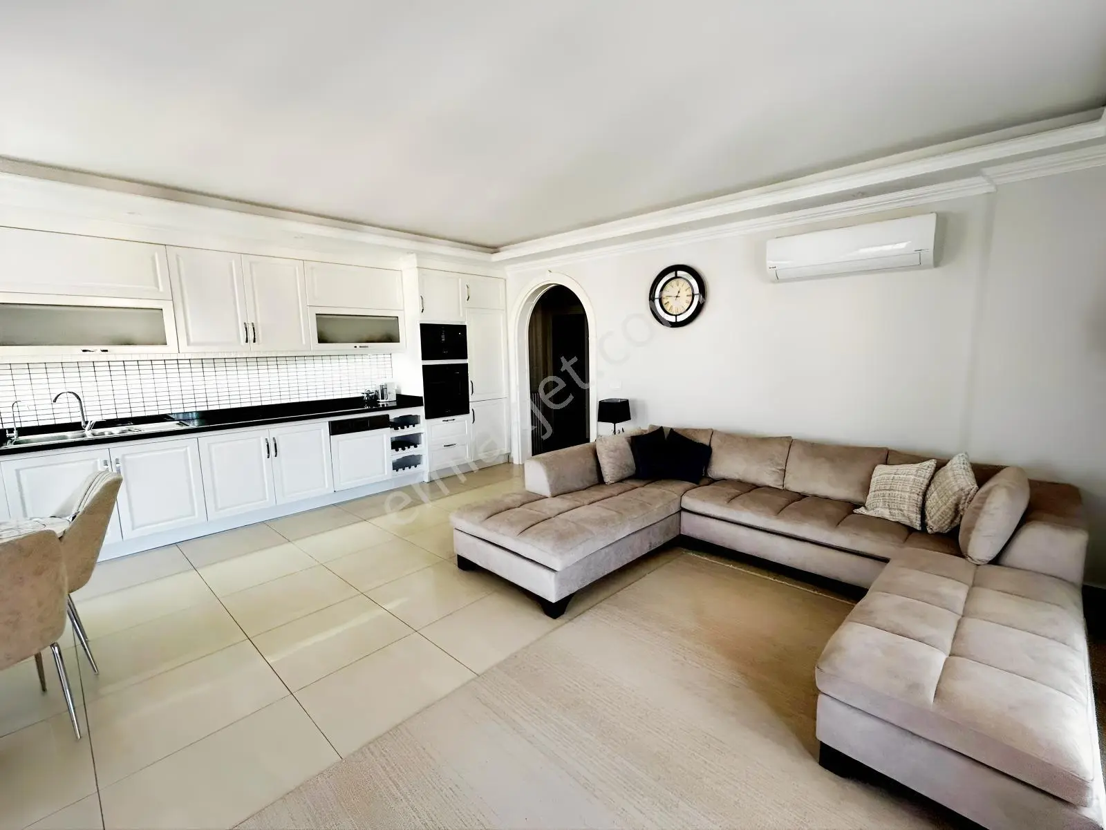 Alanya Mahmutlar'da Denize 150 M Manzaralı Eşyalı 115 M² 2+1 — fotoğraf 3