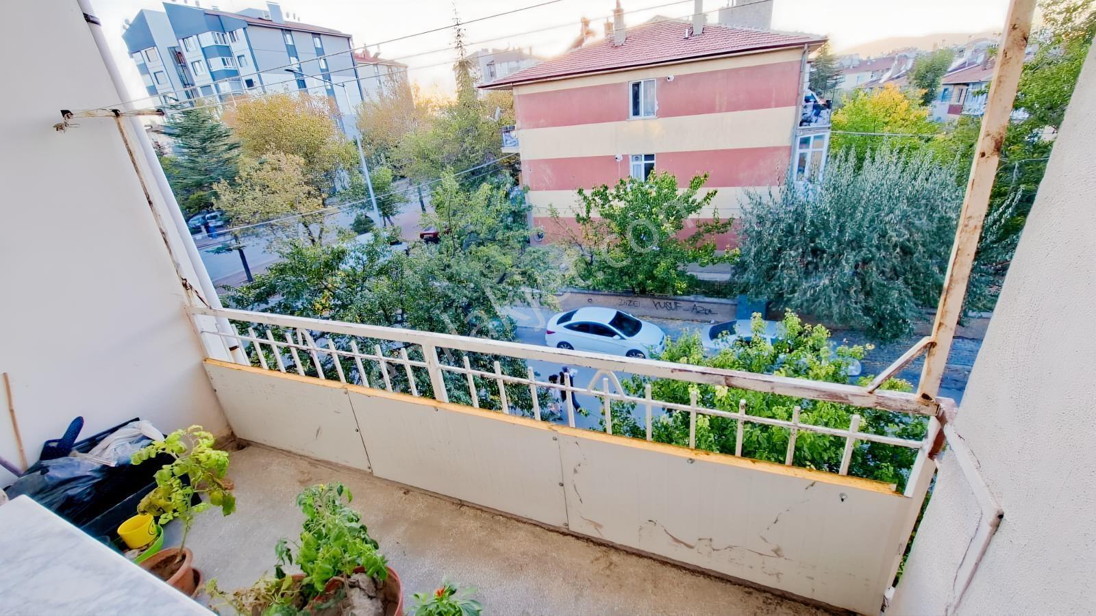 Malazgirt Mah. Bakımlı Yalıtımlı Satılık 3+1 Daire — fotoğraf 9