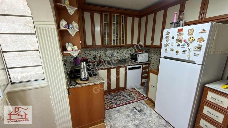 Göral Emlak'tan Muradiyede 3+1 Kapalı Mutfak Çift Cephe Daire — fotoğraf 2