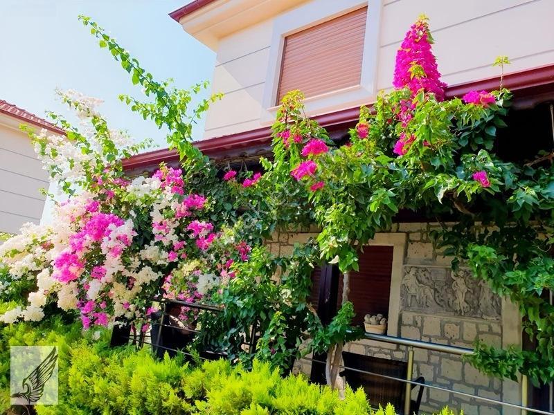 Akarca Florya Sitesinde Dublex Eşyalı Villa Satılık — fotoğraf 2