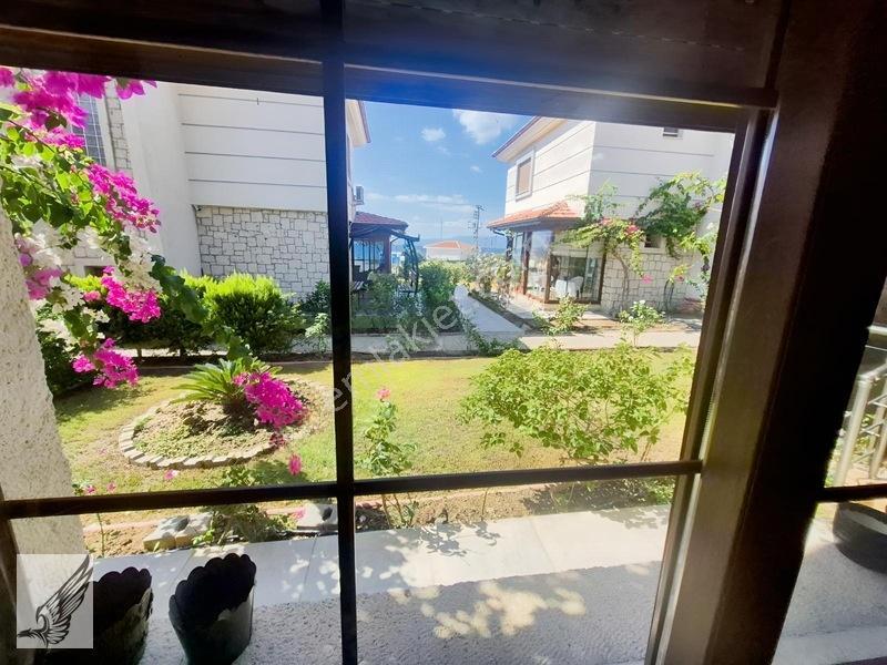 Akarca Florya Sitesinde Dublex Eşyalı Villa Satılık — fotoğraf 9