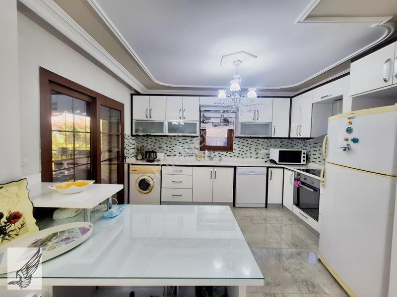 Akarca Florya Sitesinde Dublex Eşyalı Villa Satılık — fotoğraf 10