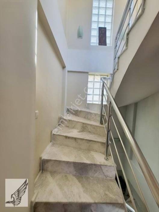 Akarca Florya Sitesinde Dublex Eşyalı Villa Satılık — fotoğraf 28