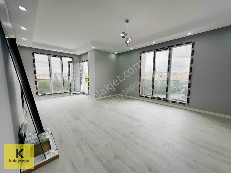 Kolaytapu Sakızköy Meydanı Satılık 0 Oturuma Hazır 2+1 Daire — fotoğraf 2