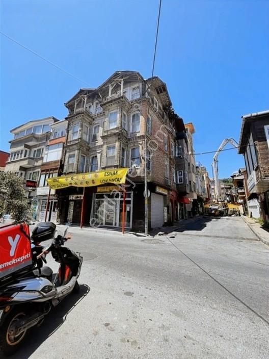 Sarıyer Büyükdere'de Köşebaşında Müstakil Yol Yalısı Satılık — fotoğraf 5