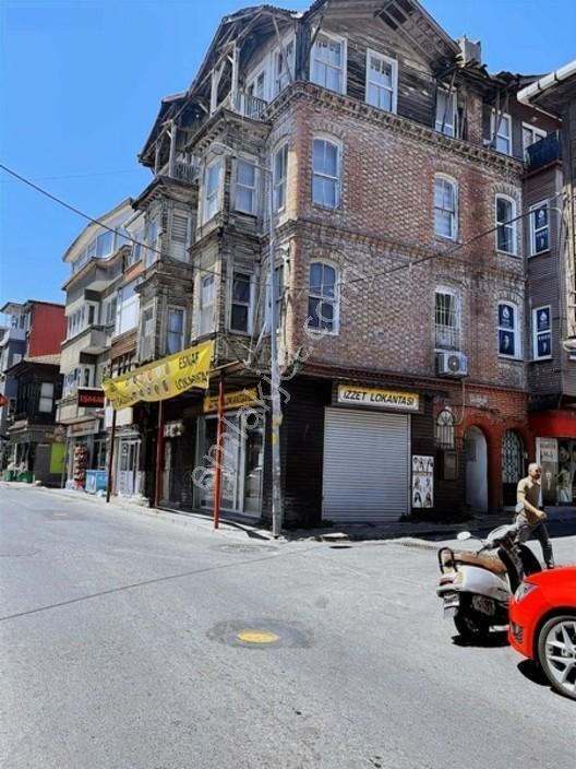 Sarıyer Büyükdere'de Köşebaşında Müstakil Yol Yalısı Satılık — fotoğraf 7